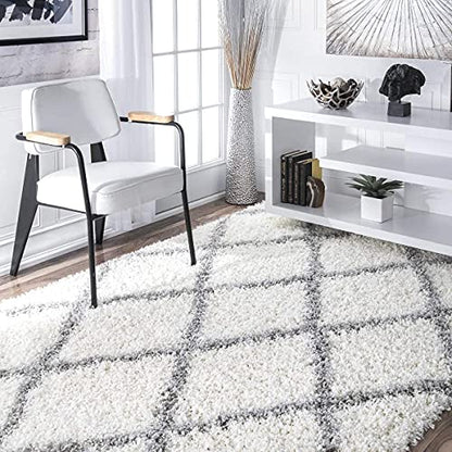Croma White & Grey Shaggy Carpet